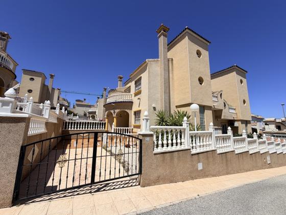 Townhouse in Villamartin, Orihuela Costa