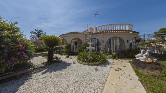 Torrevieja, Urb Los Angeles, 2x Chalets for the price of 1 at 700m from the beach