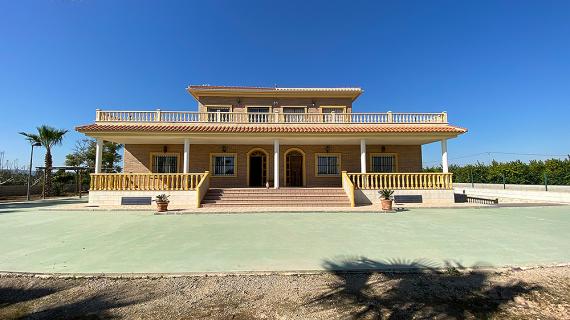 Los Montesinos, 17,000 m² finca, large 6 bedroom villa with private pool